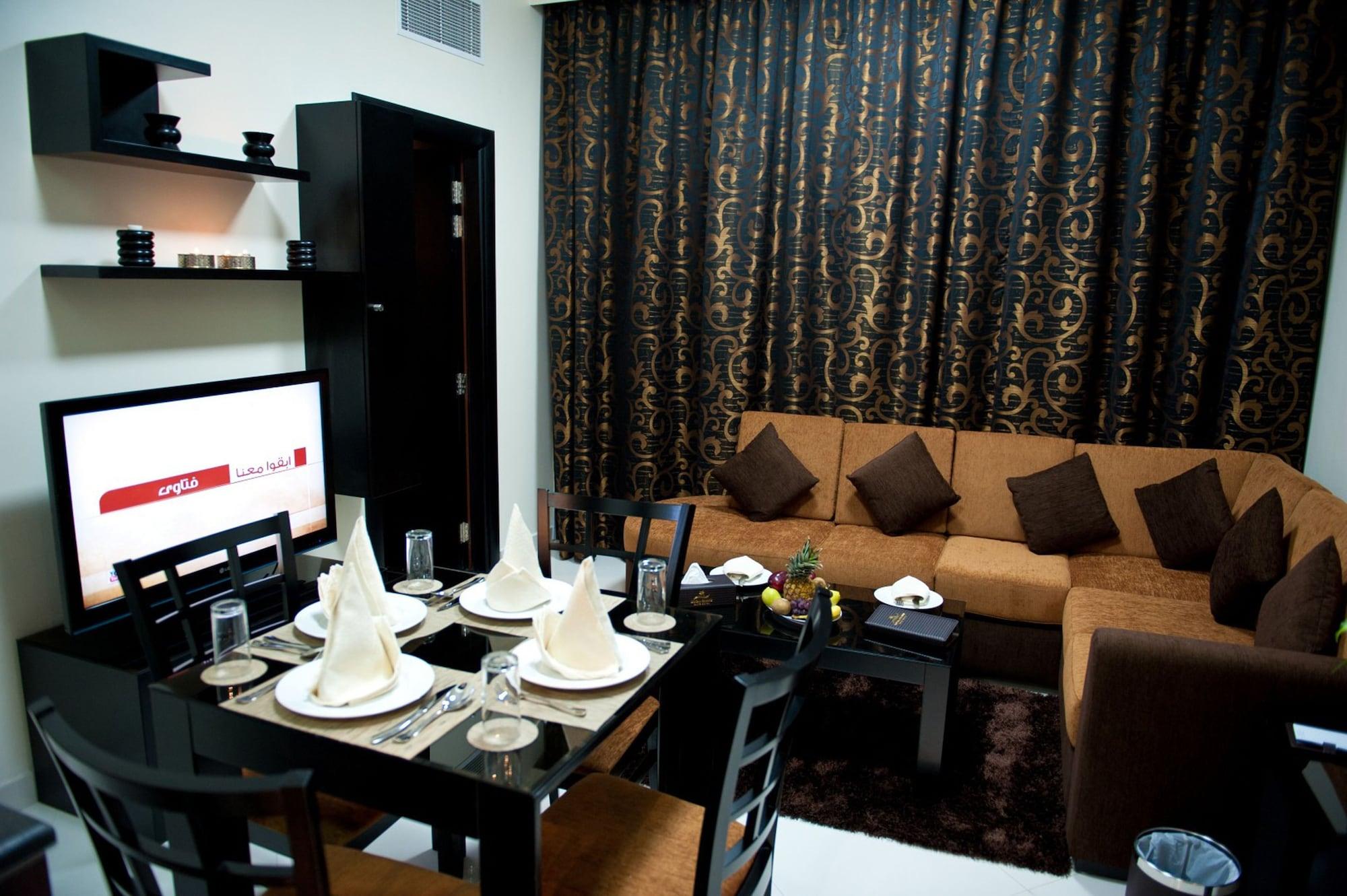 Royal Grand Suite Hotel Шарджа Екстериор снимка