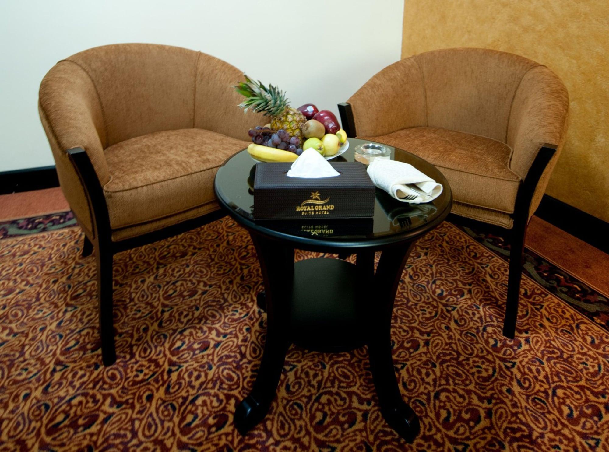 Royal Grand Suite Hotel Шарджа Екстериор снимка