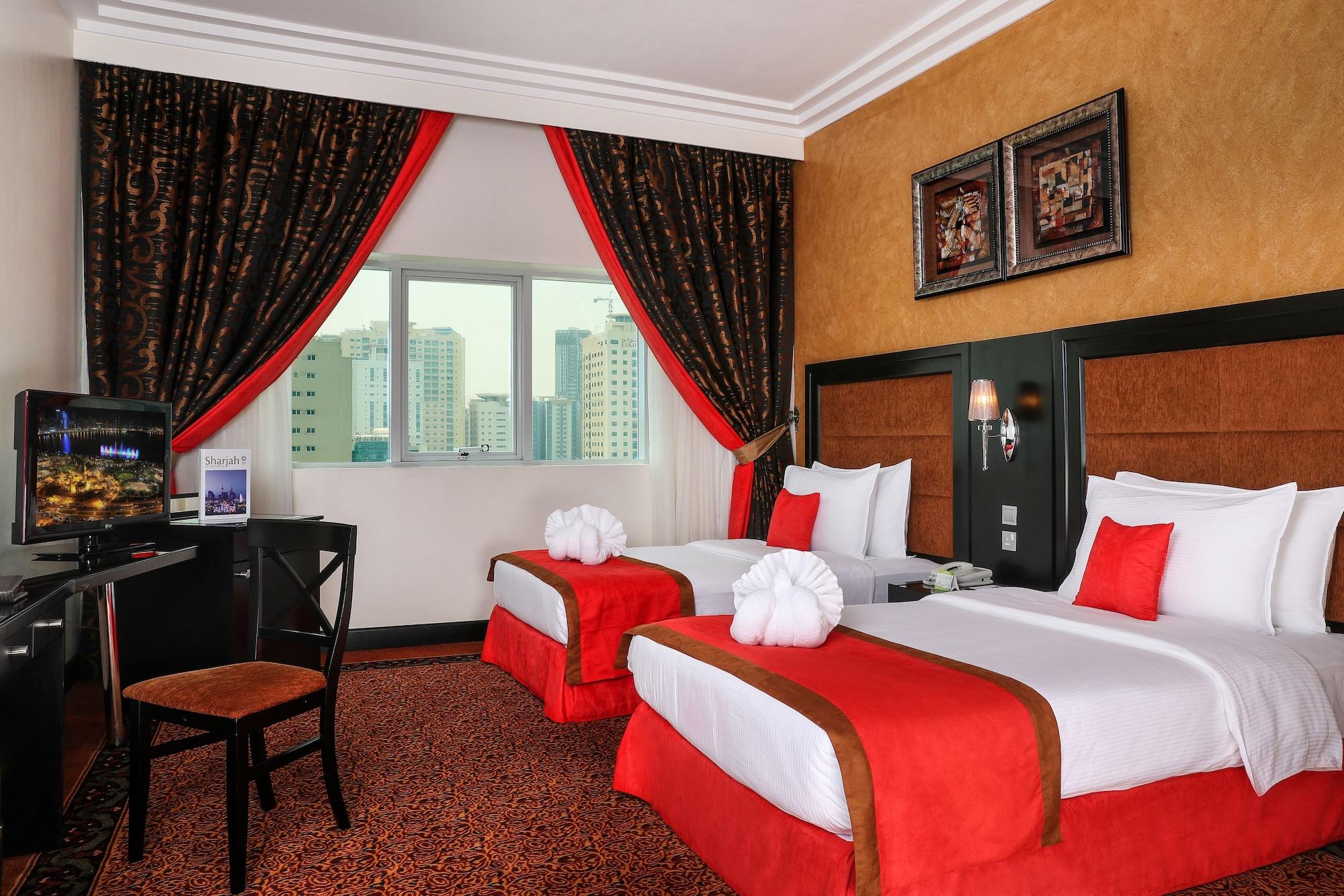 Royal Grand Suite Hotel Шарджа Екстериор снимка