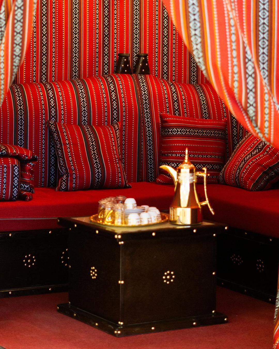 Royal Grand Suite Hotel Шарджа Екстериор снимка