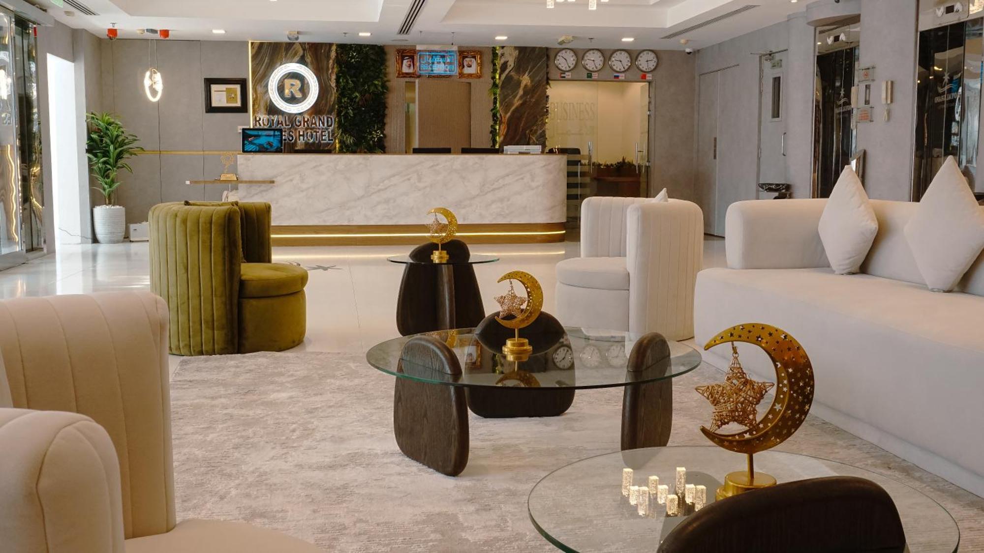 Royal Grand Suite Hotel Шарджа Екстериор снимка