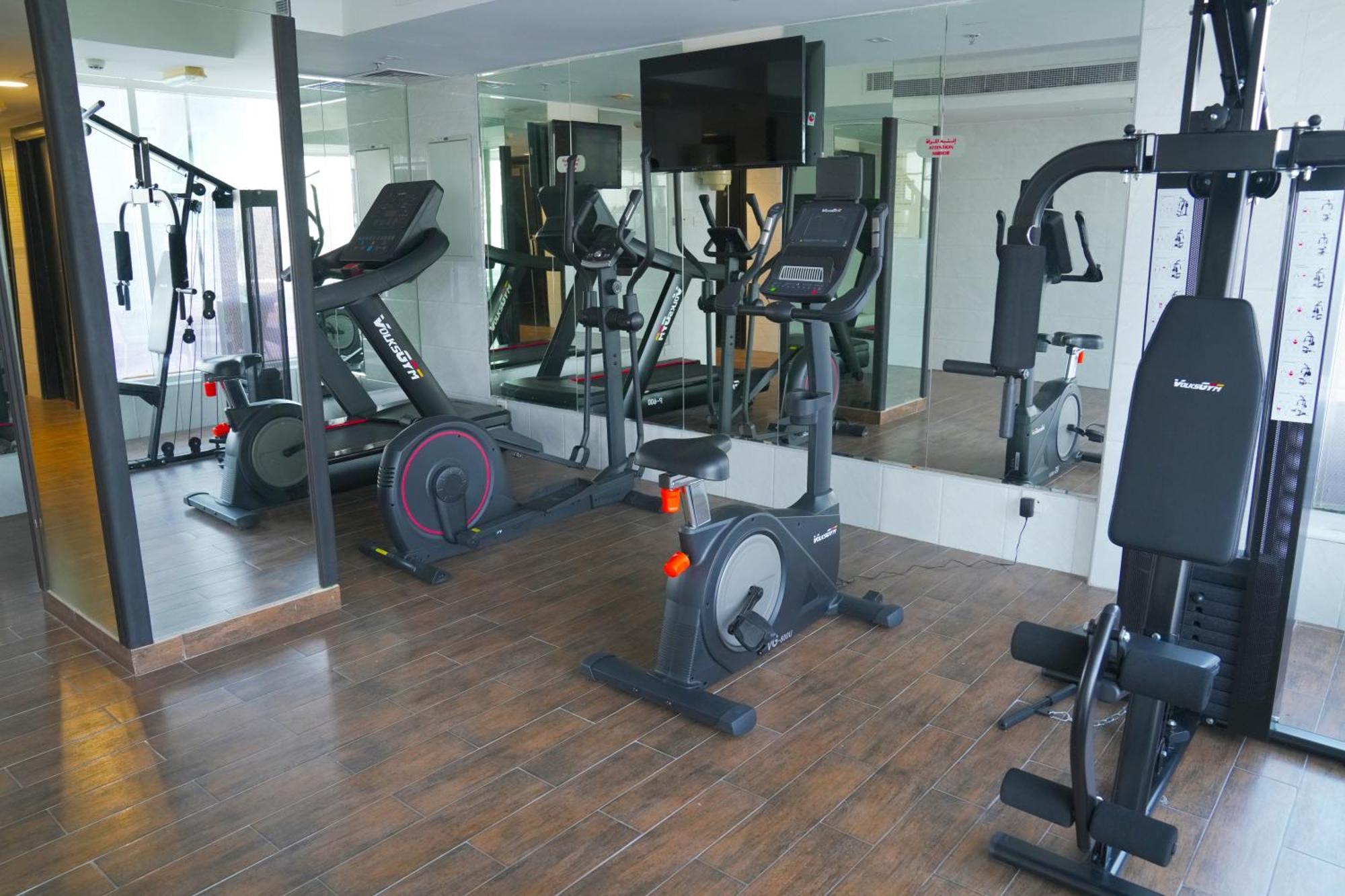 Royal Grand Suite Hotel Шарджа Екстериор снимка