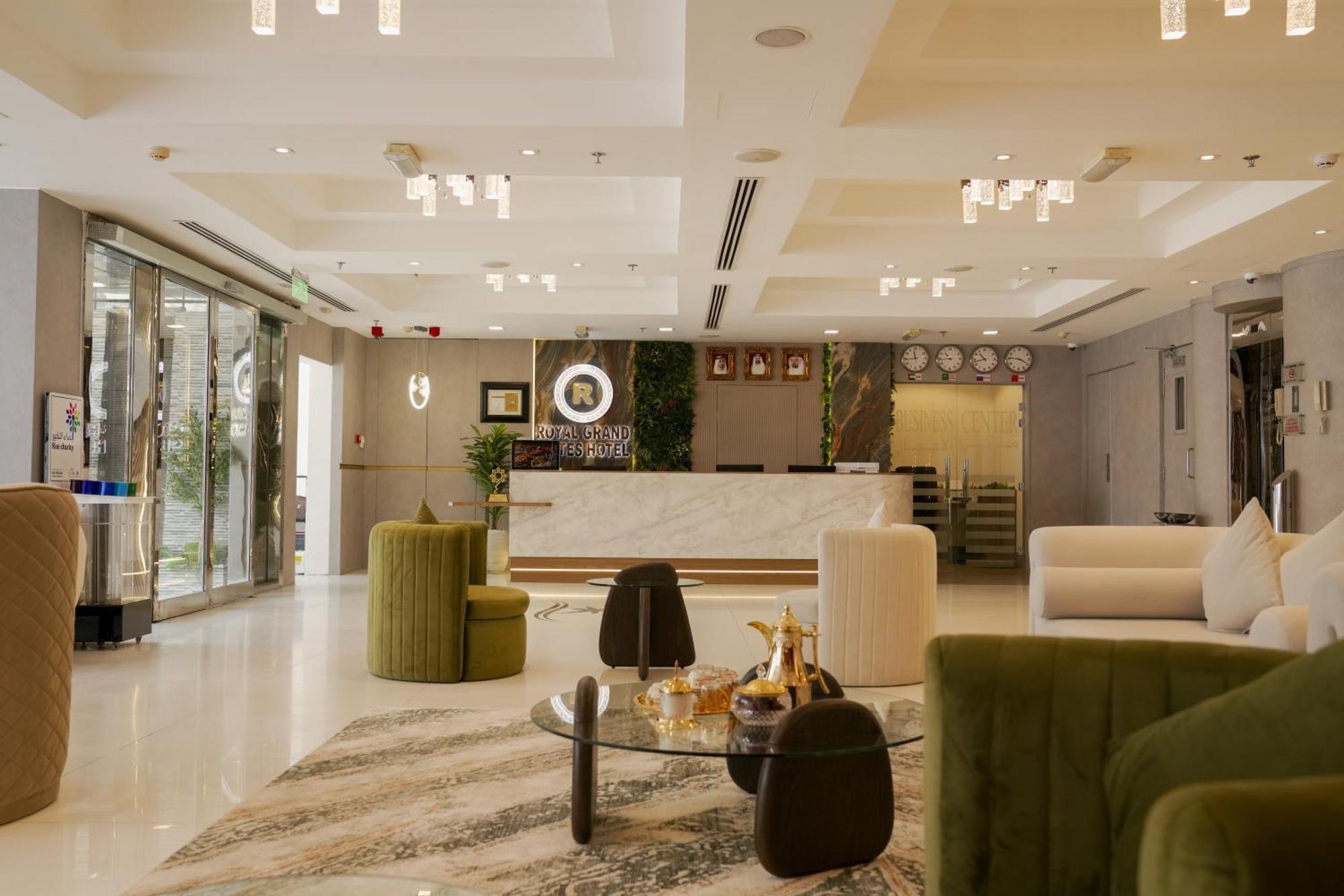 Royal Grand Suite Hotel Шарджа Екстериор снимка